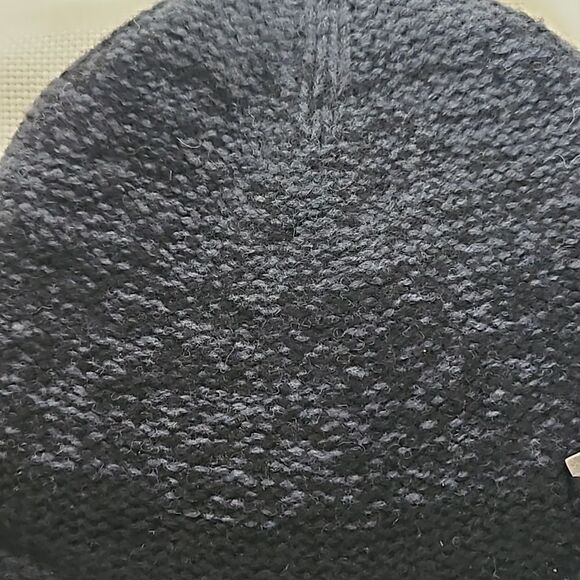 Lululemon Women's Knitted Winter Ball Cap Black/Gray One Size - Picture 12 of 16